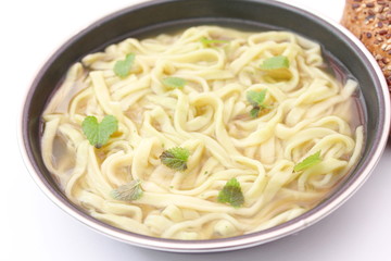 Hühnersuppe mit Nudeln