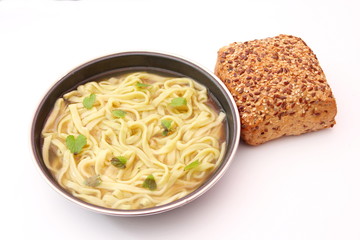 Hühnersuppe mit Nudeln