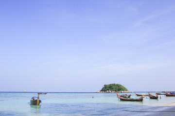 Fototapeta na wymiar Longtail boat for visit beautiful beach of Koh Lipe, Thailand