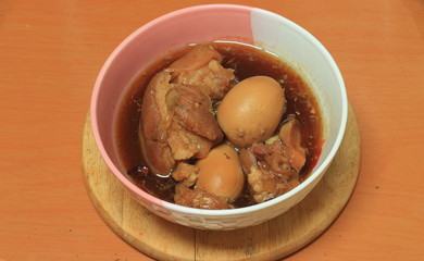 Pork stewed and egg in the gravy