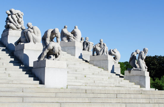 Vigeland statues details right side