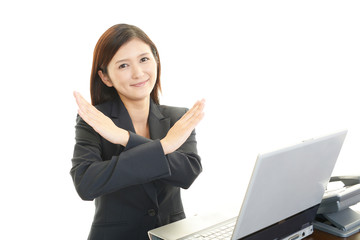 禁止の意思表示をするOL