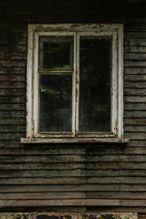 Obraz na płótnie Canvas old wooden window