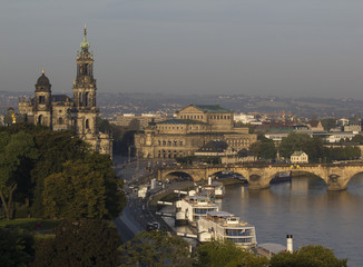 Fototapeta na wymiar Dresden am Morgen