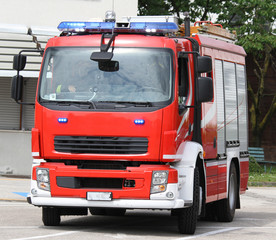 Fototapeta na wymiar fire truck during an emergency