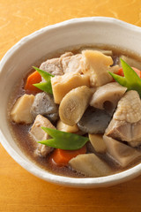 煮物　Cooking of simmered vegetable and chicken