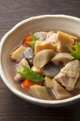 煮物　Cooking of simmered vegetable and chicken