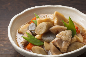煮物　Cooking of simmered vegetable and chicken