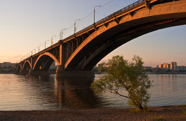 Naklejka na ściany i meble bridge over the river at sunset