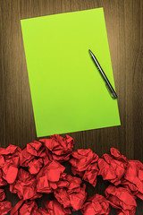 Concept brilliant or good idea. With highlighted green paper and