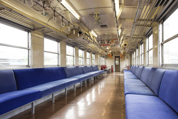 電車内　千葉