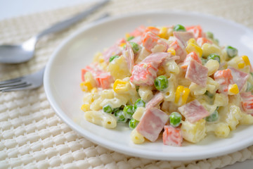 Pasta salad with ham And a variety of vegetables