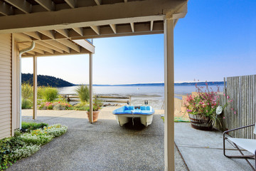 Luxury houses with exit to private beach., Burien, WA