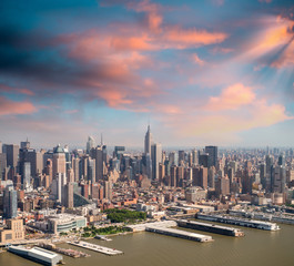 Fototapeta na wymiar Manhattan skyline from high vantage point