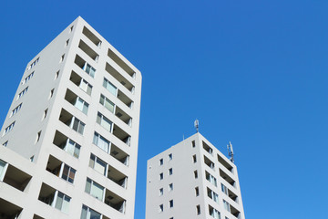 Fototapeta premium マンション・青空