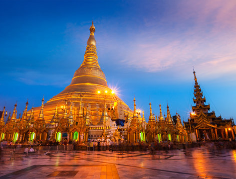 Shwedagon pagoda in the evening