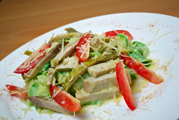 fettuccine with zucchini and beef