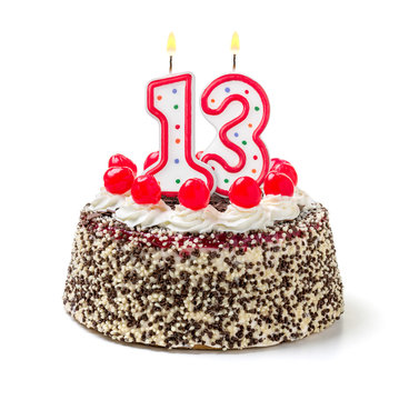Geburtstagstorte mit brennender Kerze Nummer 13