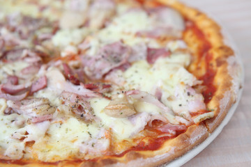 Pizza ham and mushroom