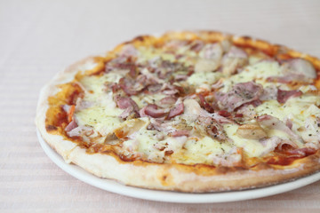 Pizza ham and mushroom