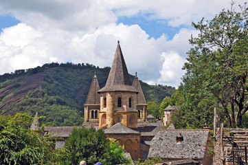 Fototapeta na wymiar L'Abbazia di Conques, Aveyron - Francia