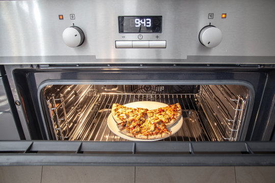 Heating ready-to eat pizza in oven
