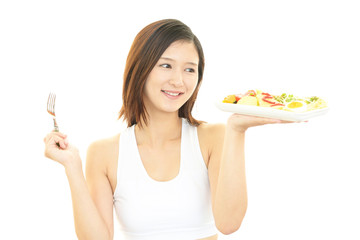 食事をする女性