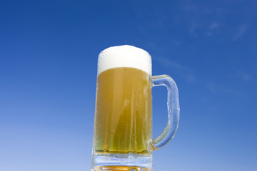 青空と生ビール