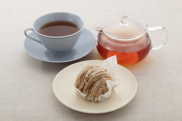 モンブランと紅茶