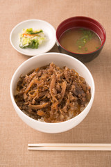 牛肉とごぼうの煮物、牛丼風