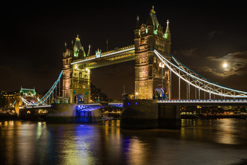 Fototapeta na wymiar Westminster Bridge London London Eye Big Ben Tower Tower Bridge Doppelstockbus Tower Bridge