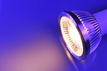 warmweiße COB-LED