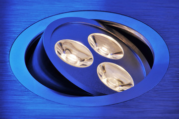 warmweiße dreifach-LED