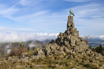 Fototapeta premium Fliegerdenkmal auf der Wasserkuppe 