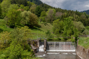 Fototapeta na wymiar Wasserfall – Wasser – Fluss - Staustufe