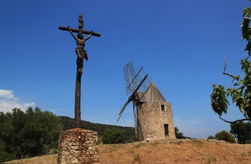 Moulin à vent de Saint-Roch.