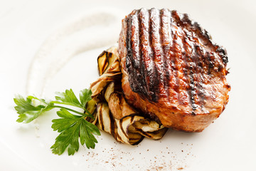 steak with grilled aubergines