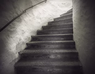 Papier Peint photo Escaliers escalier avec lumière effrayante