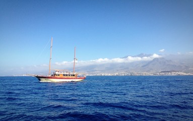 круиз в океане