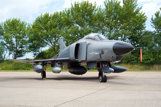 Fighter jet