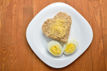 Овсяная каша с яйцом и сыром