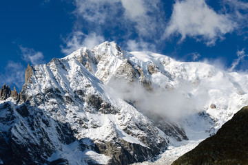 Fototapeta na wymiar Monte Bianco - Valle d'Aosta