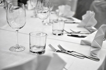 Elegant cutlery arangement on dinner table