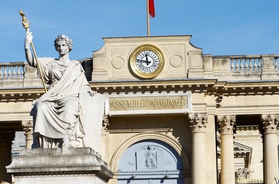 Entr&eacute;e Assembl&eacute;e Nationale