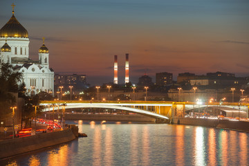 Fototapeta na wymiar Moskva River, Big Stone Bridge and Cathedral of Christ the Savio