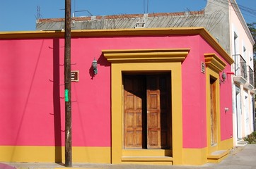 メキシコの町 © yokofoto