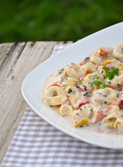 Tortellinisalat