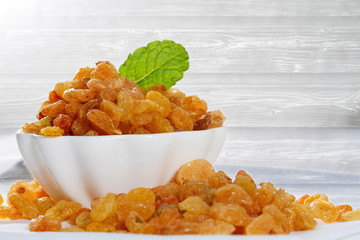 White raisins in a bowl