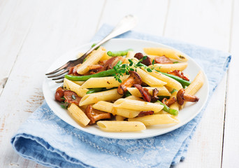 Pasta with chanterelles mushrooms