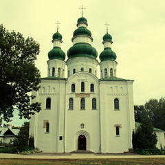 Fototapeta na wymiar Orthodox church in Chernigiv, Ukraine